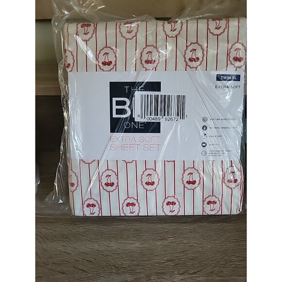 The Big One Extra Soft Sheet Set Size Twin XL Red Cherries Cherry 3 Piece Set - Picture 5 of 5